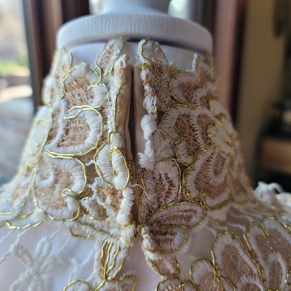 NWT Venus Gold Lace Open Back Midi Cocktail Dress Size 8 - Picture 10 of 13